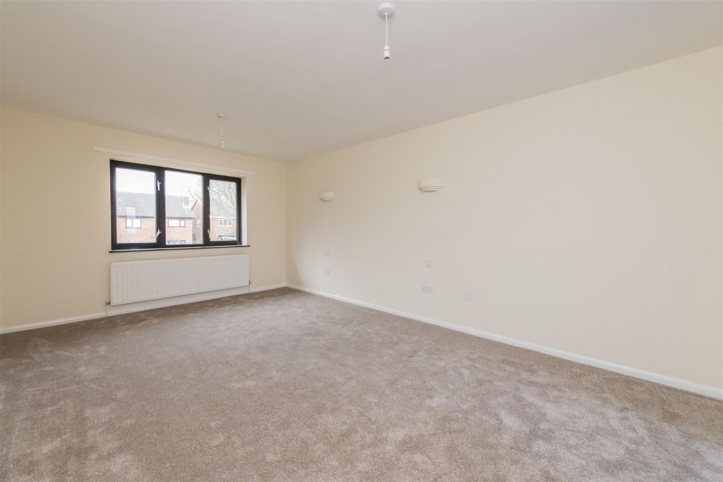 Images for Neale Avenue, Kettering EAID:oscarjamesapi BID:2