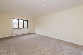 Images for Neale Avenue, Kettering