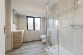 Images for Neale Avenue, Kettering