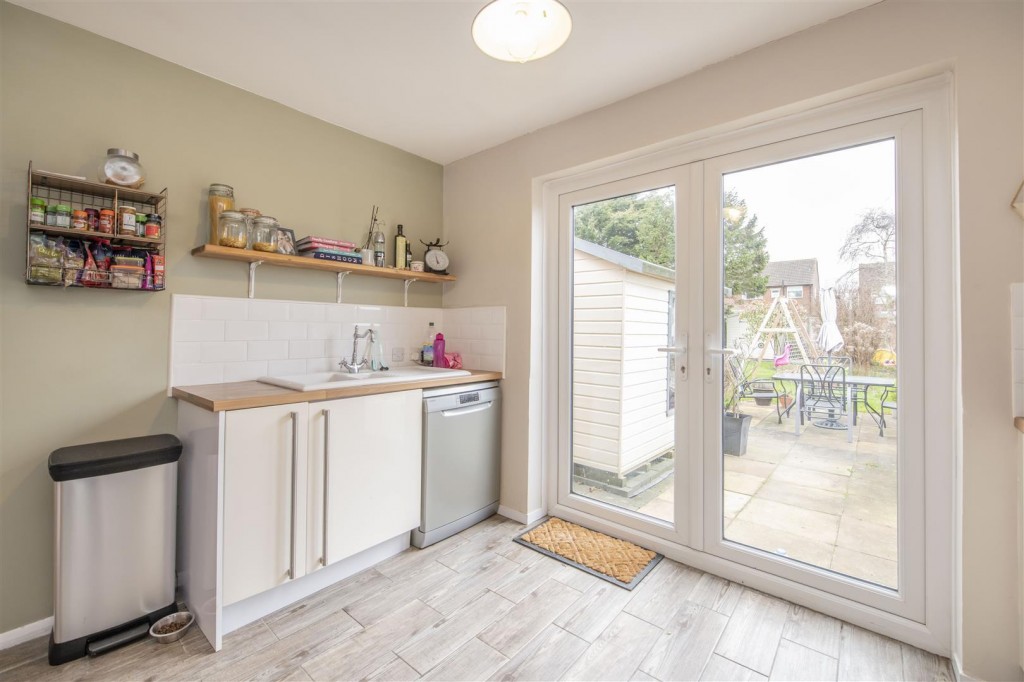 Images for Greening Road, Rothwell EAID:oscarjamesapi BID:2