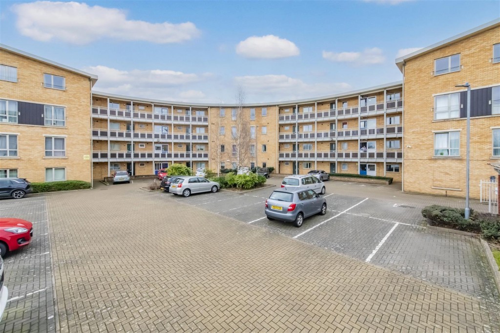 Images for Crescent West, Kettering EAID:oscarjamesapi BID:2