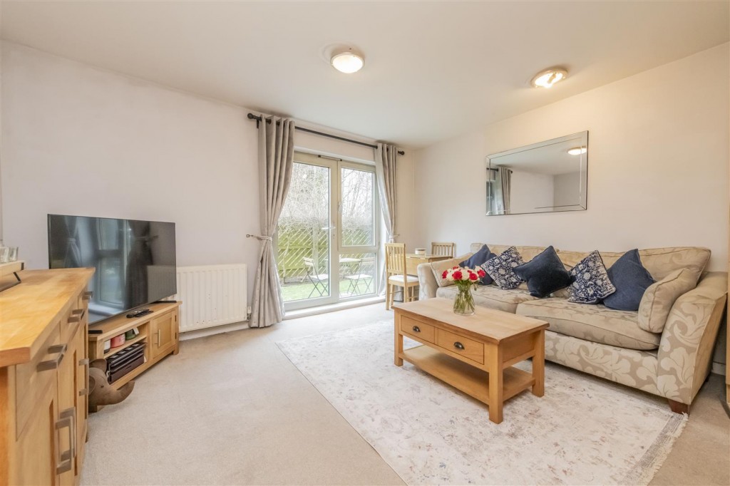 Images for Crescent West, Kettering EAID:oscarjamesapi BID:2