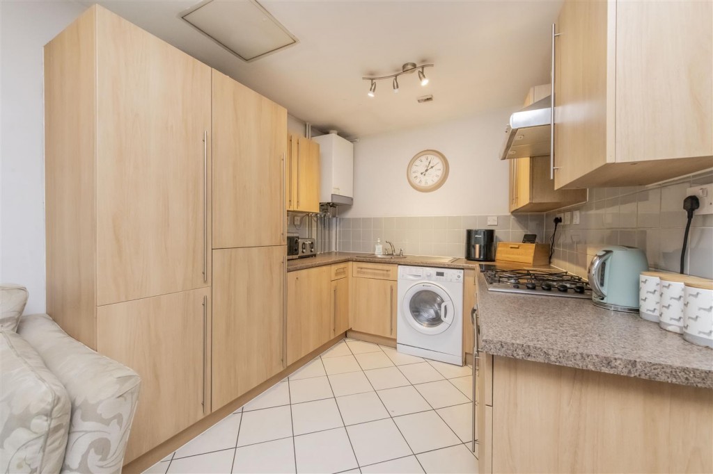 Images for Crescent West, Kettering EAID:oscarjamesapi BID:2