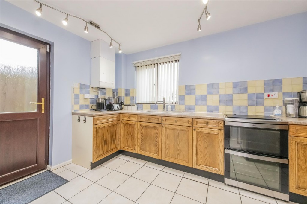 Images for Malvern Close, Kettering EAID:oscarjamesapi BID:2