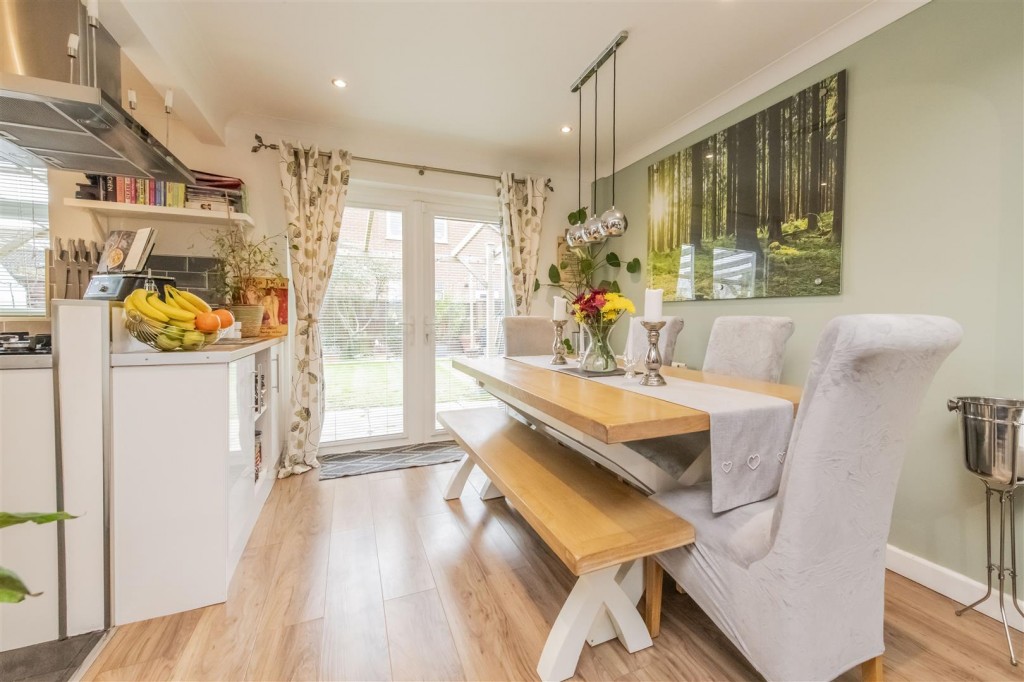 Images for Larchwood Close, Wellingborough EAID:oscarjamesapi BID:6