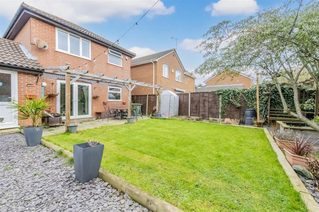 Larchwood Close, Wellingborough, 3 bedroom, House Link Detached