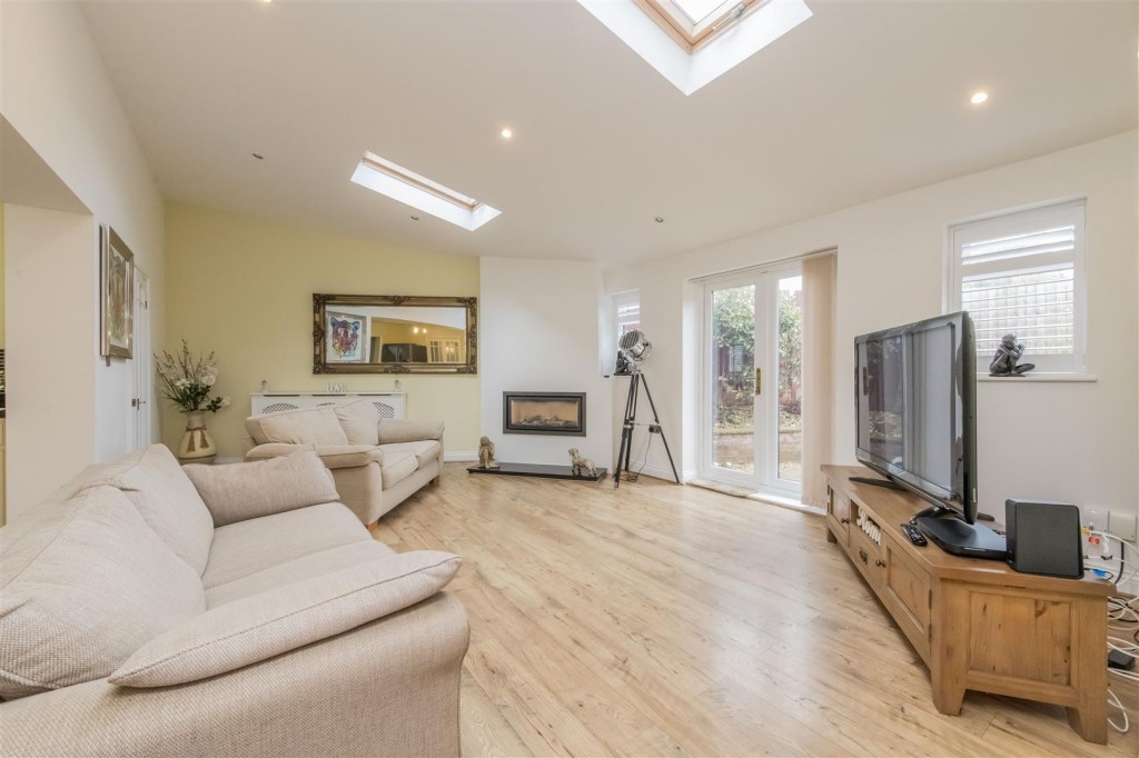 Images for Thomas Flawn Road, Irthlingborough, Wellingborough EAID:oscarjamesapi BID:6
