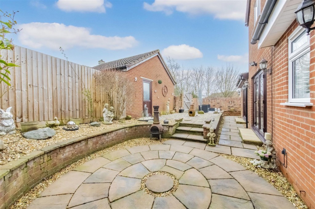 Images for Thomas Flawn Road, Irthlingborough, Wellingborough EAID:oscarjamesapi BID:6