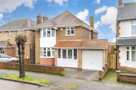 Images for Dunkirk Avenue, Desborough