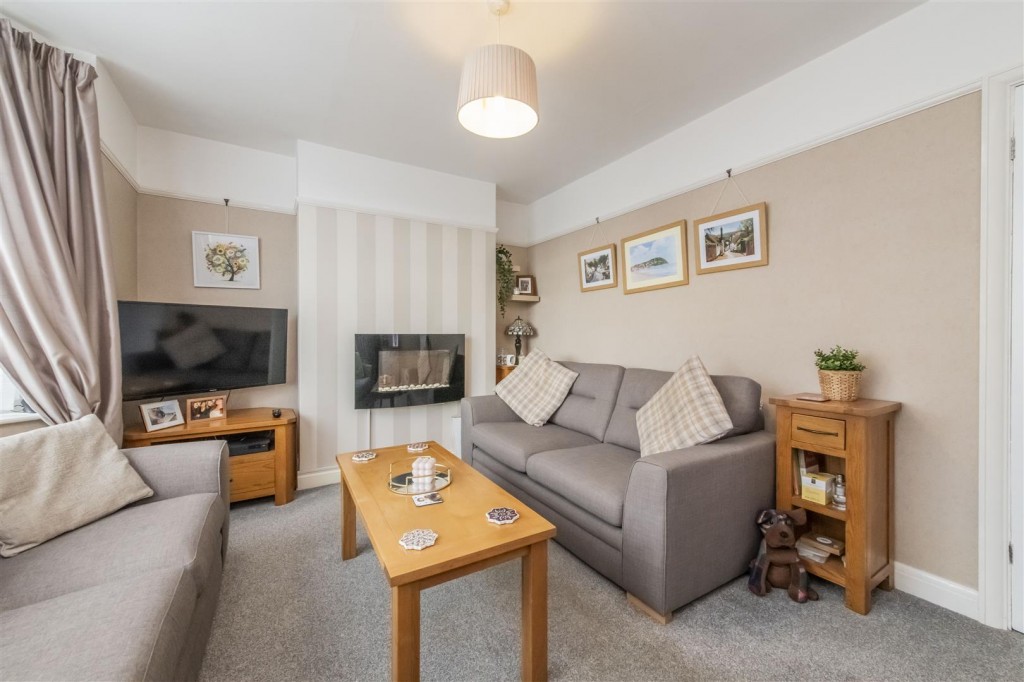 Images for Willow Road, Kettering EAID:oscarjamesapi BID:2