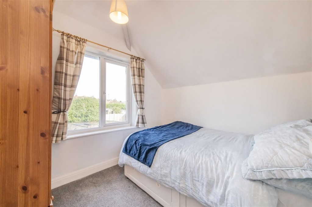 Images for Willow Road, Kettering EAID:oscarjamesapi BID:2