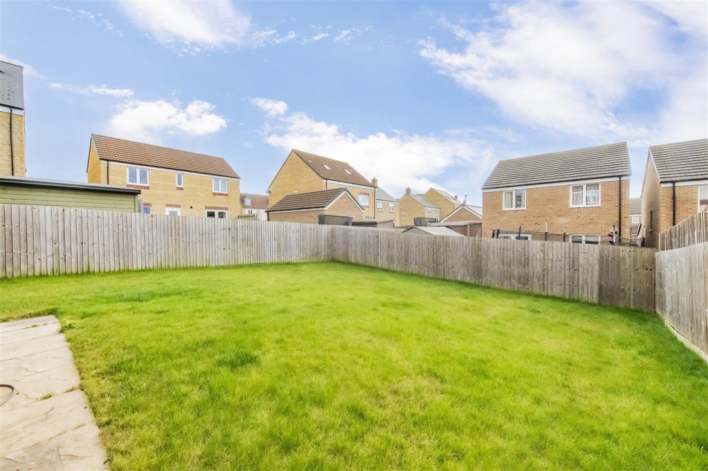 Images for Fortress Close, Weldon, Corby EAID:oscarjamesapi BID:4