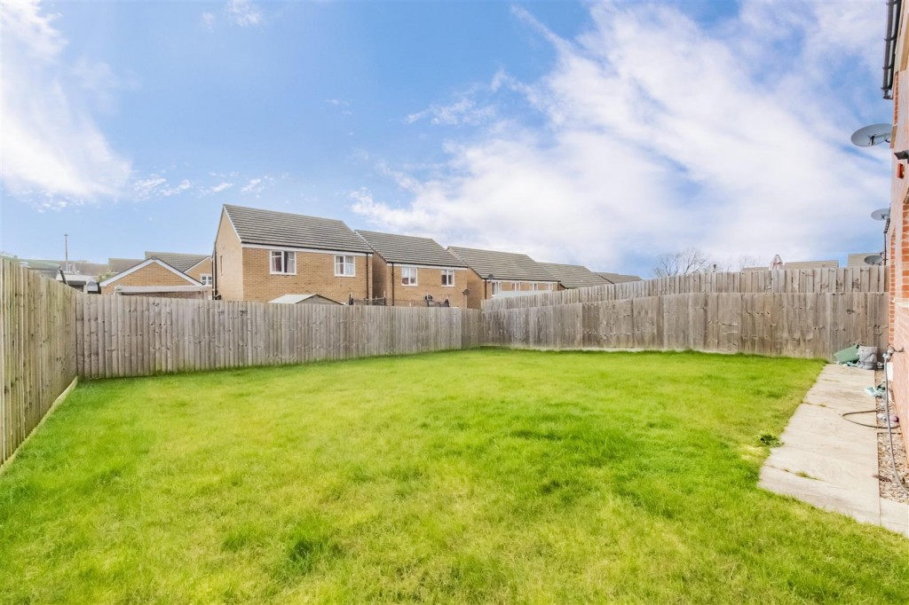 Images for Fortress Close, Weldon, Corby EAID:oscarjamesapi BID:4