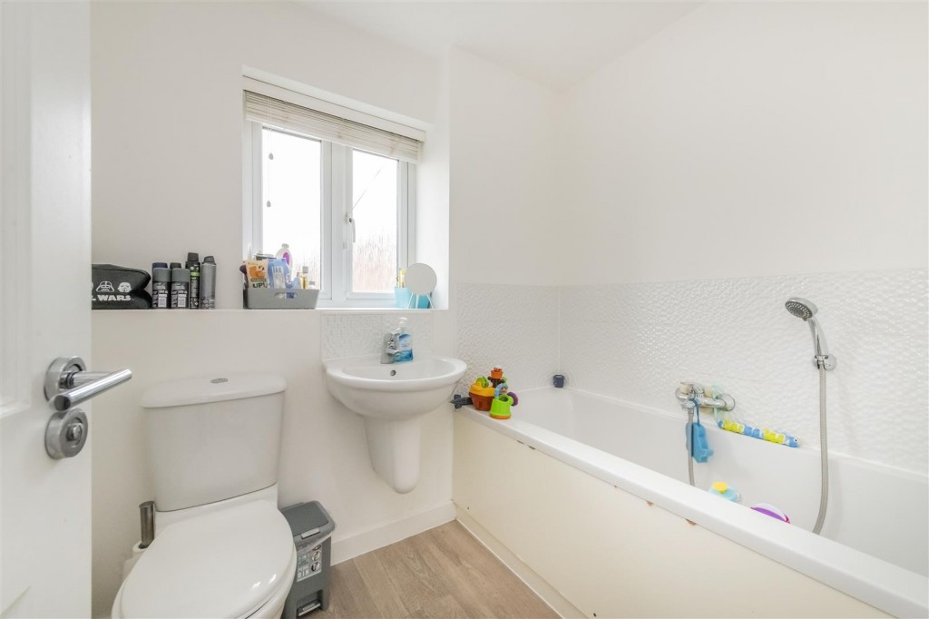 Images for Waterside Road, Wellingborough EAID:oscarjamesapi BID:6
