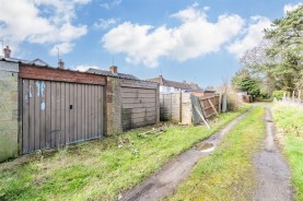 Images for East Avenue, Burton Latimer