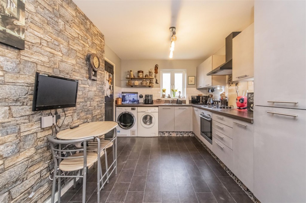 Images for Hawthorn Road, Burton Latimer EAID:oscarjamesapi BID:3