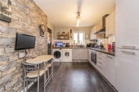 Images for Hawthorn Road, Burton Latimer