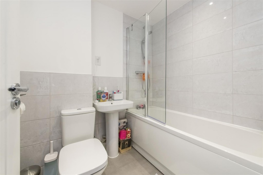 Images for Taylor Drive, Barton Seagrave EAID:oscarjamesapi BID:2