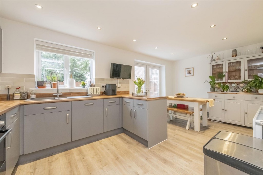 Images for Speight Crescent, Barton Seagrave EAID:oscarjamesapi BID:3