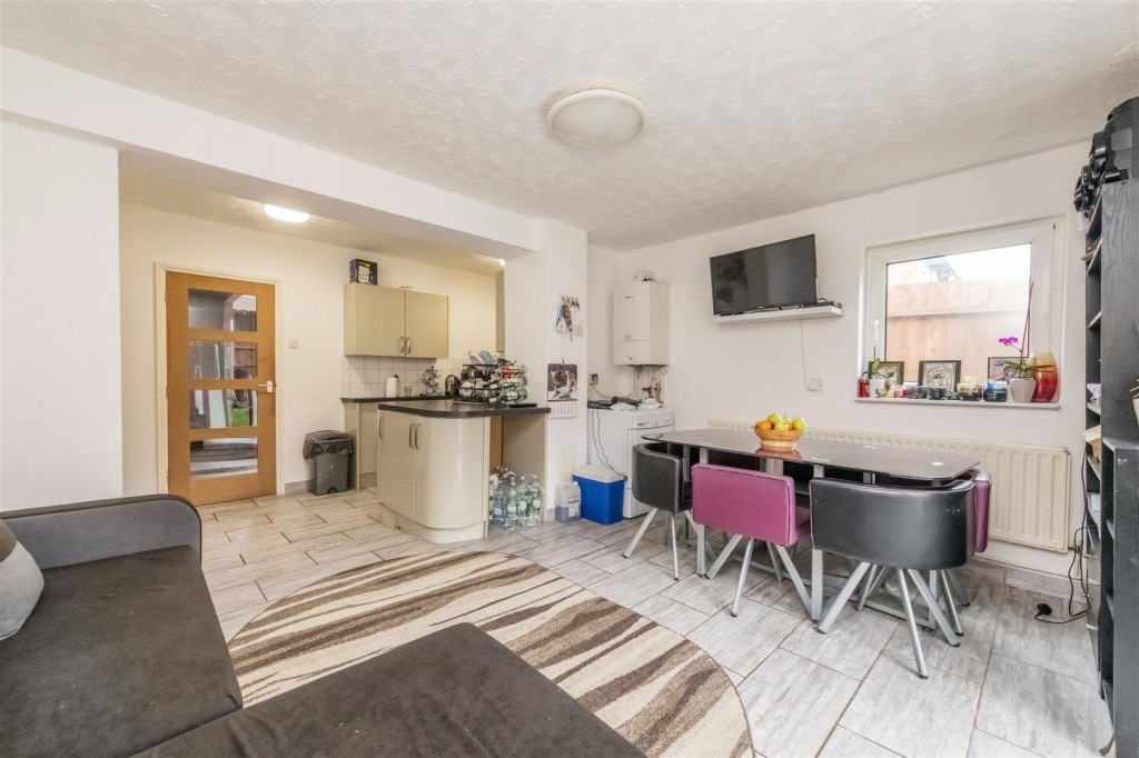 Images for Cranford Road, Northampton EAID:oscarjamesapi BID:1