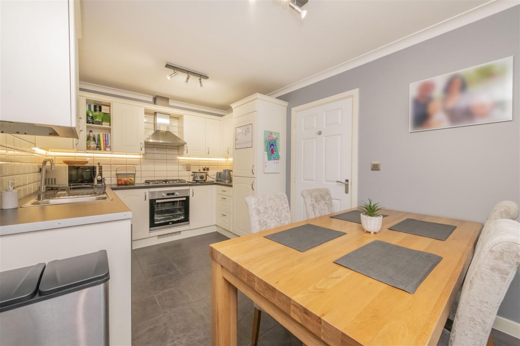 Images for Ironwood Avenue, Desborough EAID:oscarjamesapi BID:2