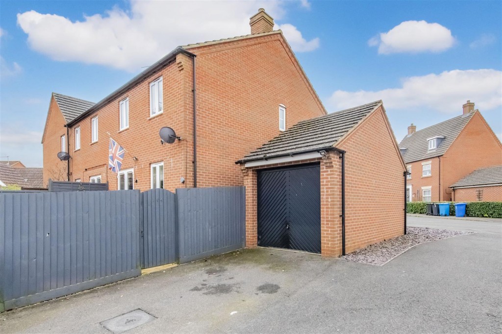 Images for Ironwood Avenue, Desborough EAID:oscarjamesapi BID:2