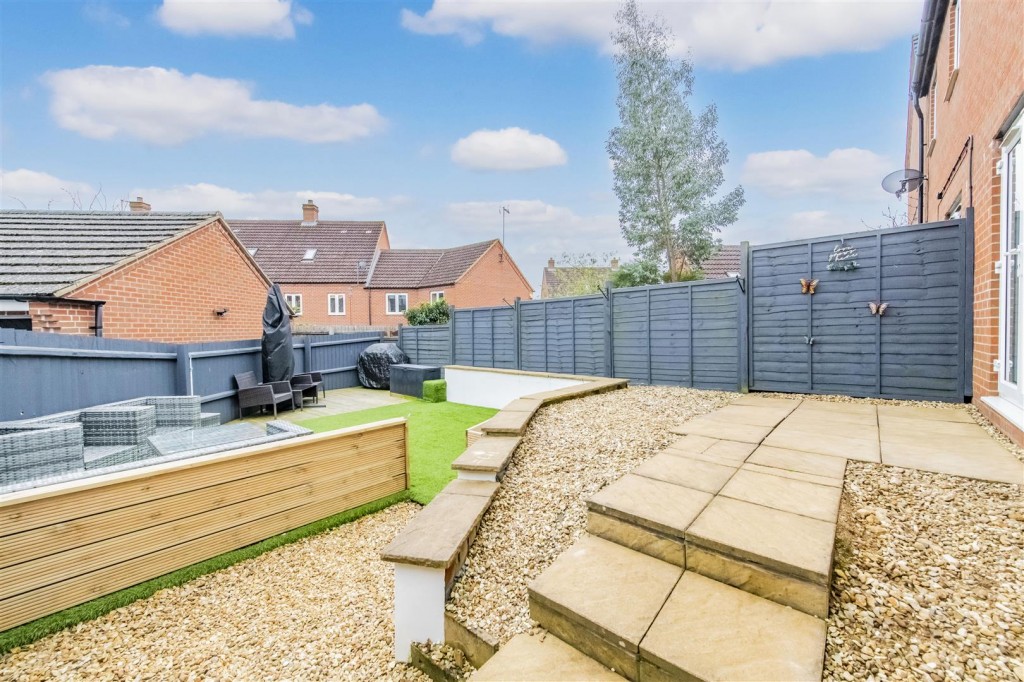 Images for Ironwood Avenue, Desborough EAID:oscarjamesapi BID:2