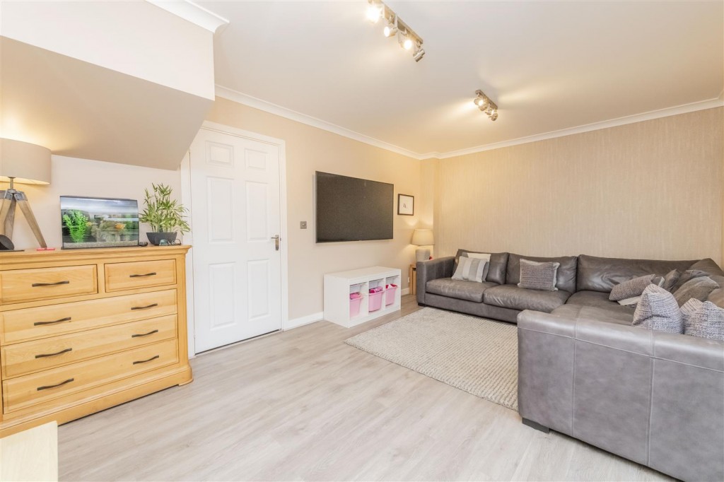 Images for Ironwood Avenue, Desborough EAID:oscarjamesapi BID:2