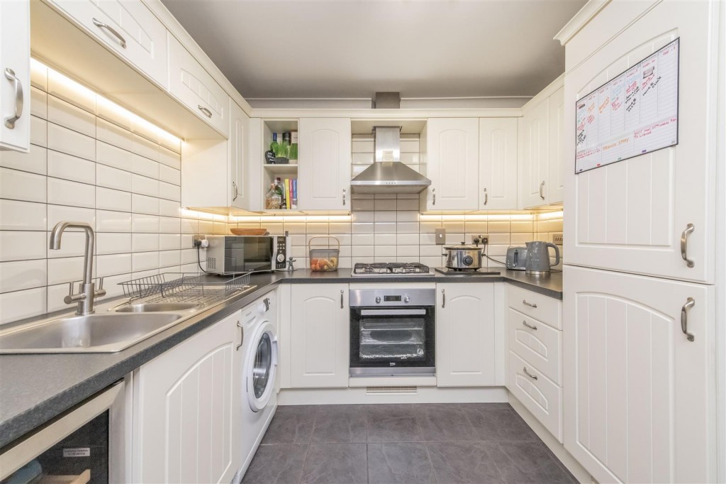 Images for Ironwood Avenue, Desborough EAID:oscarjamesapi BID:2