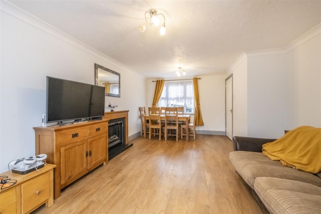 Images for Cornfield Way, Burton Latimer EAID:oscarjamesapi BID:3