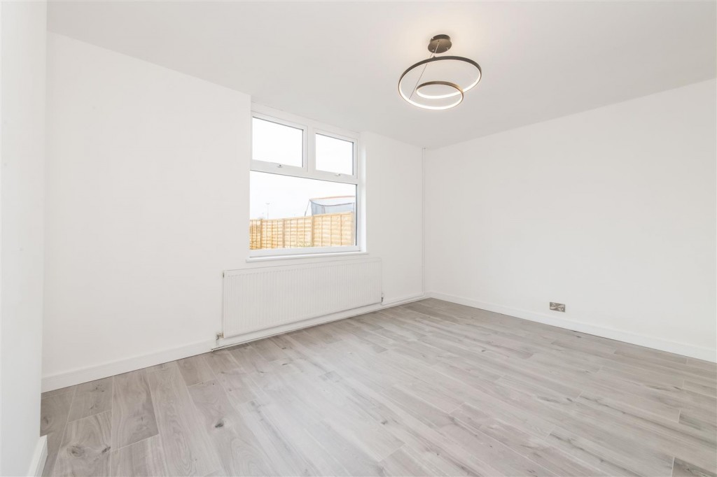 Images for West Avenue, Burton Latimer EAID:oscarjamesapi BID:3