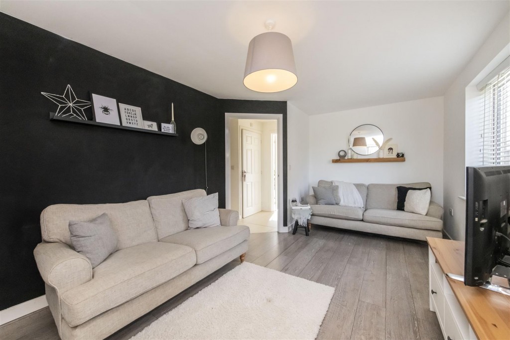 Images for Fortress Close, Weldon, Corby EAID:oscarjamesapi BID:4