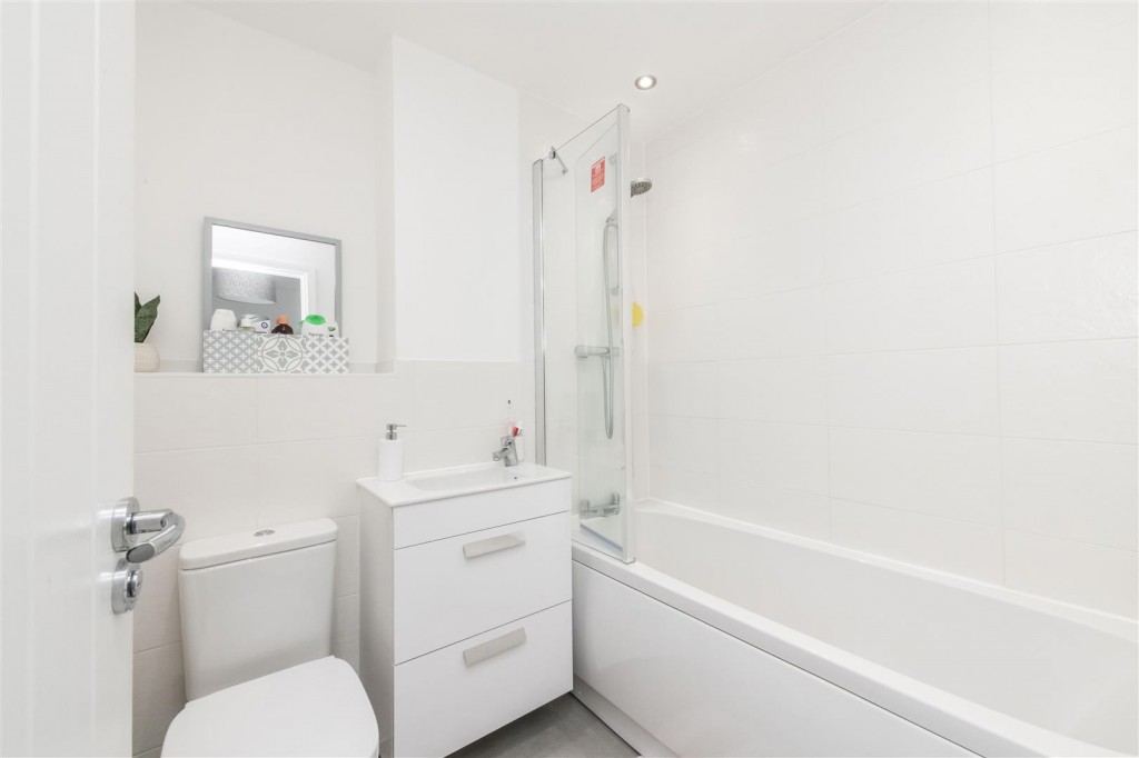 Images for Taylor Drive, Barton Seagrave, Northants EAID:oscarjamesapi BID:2