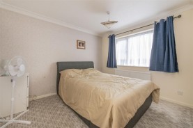 Images for Oak View, Wellingborough
