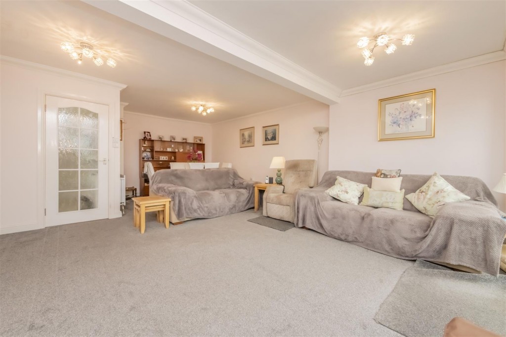 Images for Queensway, Burton Latimer EAID:oscarjamesapi BID:3