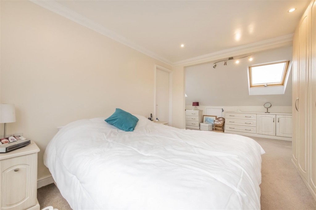 Images for Queensway, Burton Latimer EAID:oscarjamesapi BID:3