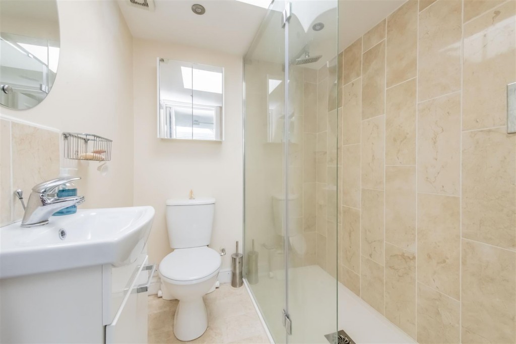 Images for Queensway, Burton Latimer EAID:oscarjamesapi BID:3