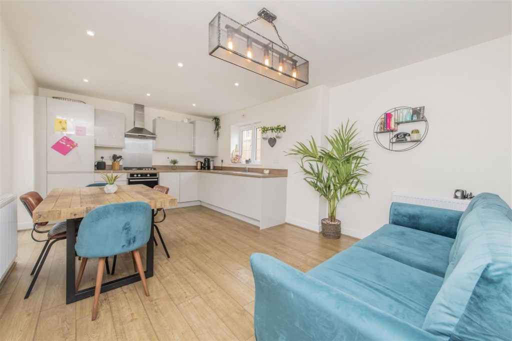 Images for Johnson Close, Burton Latimer EAID:oscarjamesapi BID:3