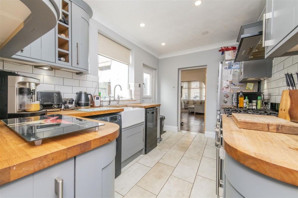Images for Station Road, Burton Latimer EAID:oscarjamesapi BID:3