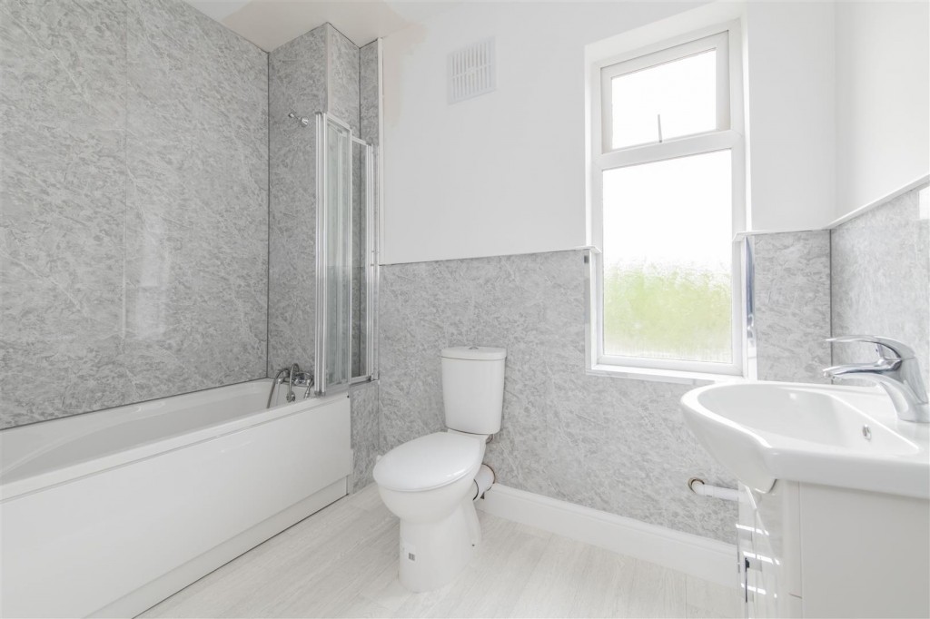 Images for Cross Street, Kettering EAID:oscarjamesapi BID:2