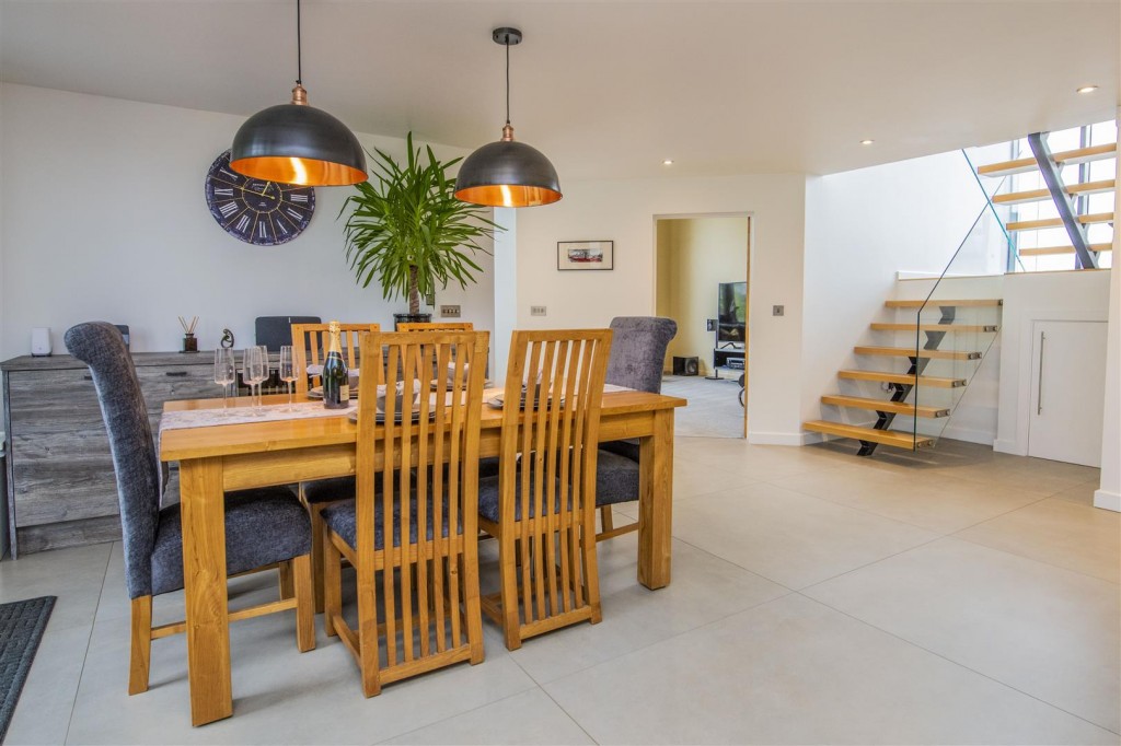 Images for South Kilworth Road, Welford, Northampton EAID:oscarjamesapi BID:5