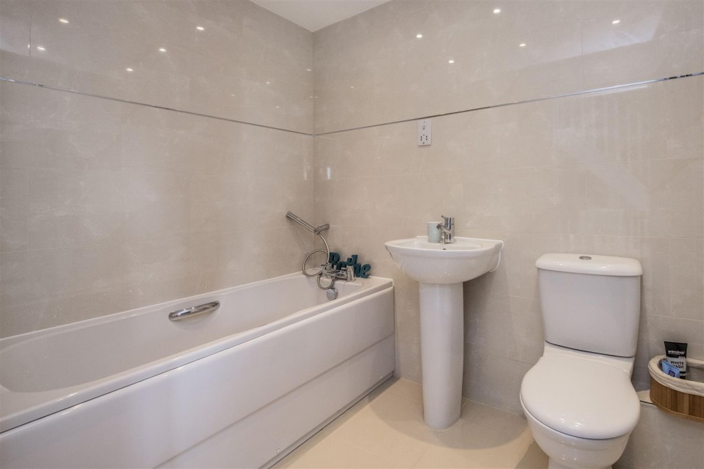 Images for Wold Road, Burton Latimer - CHECK OUT OUR VIDEO TOUR EAID:oscarjamesapi BID:3