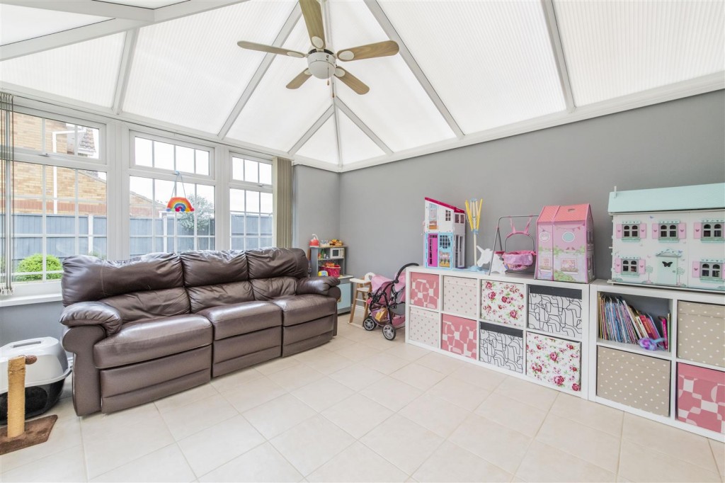 Images for Inwood Close, Corby EAID:oscarjamesapi BID:4