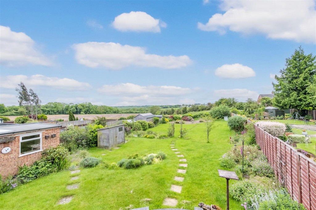 Images for Queensway, Burton Latimer EAID:oscarjamesapi BID:3