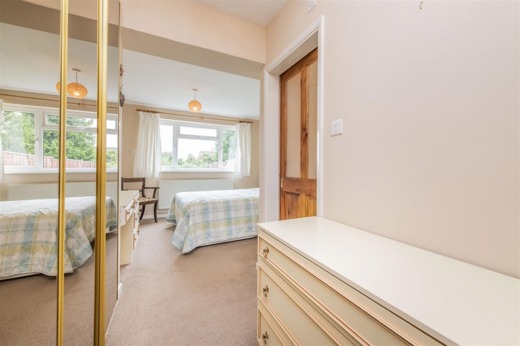 Images for Queensway, Burton Latimer EAID:oscarjamesapi BID:3
