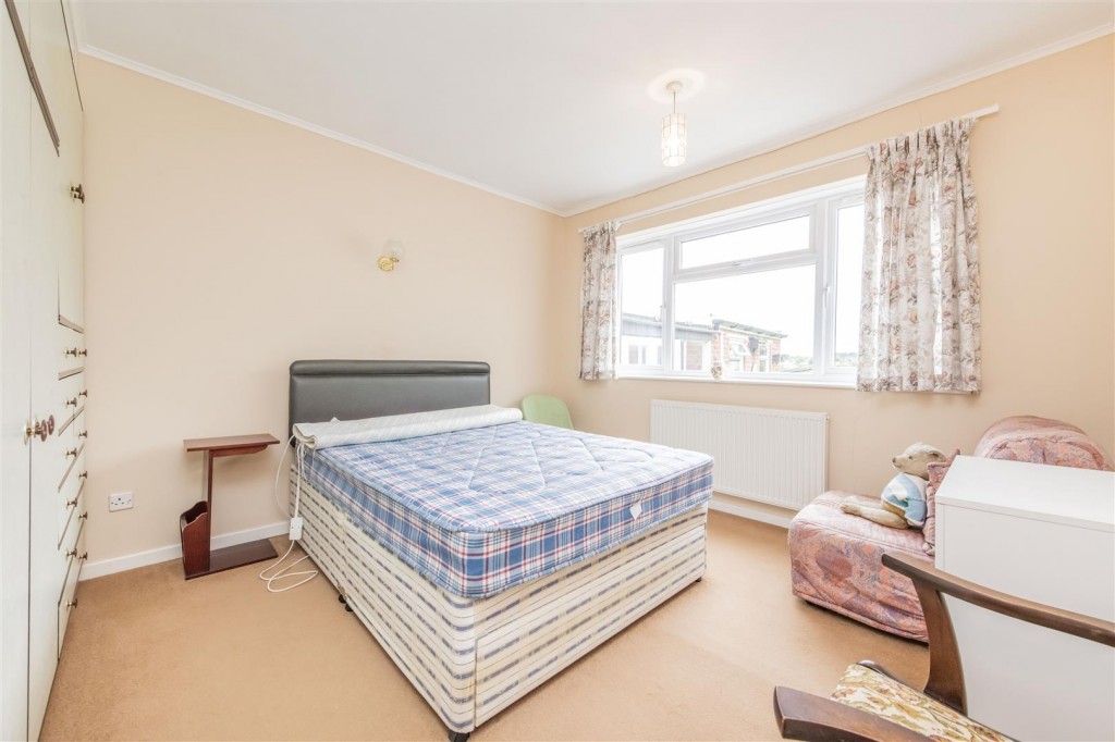 Images for Queensway, Burton Latimer EAID:oscarjamesapi BID:3