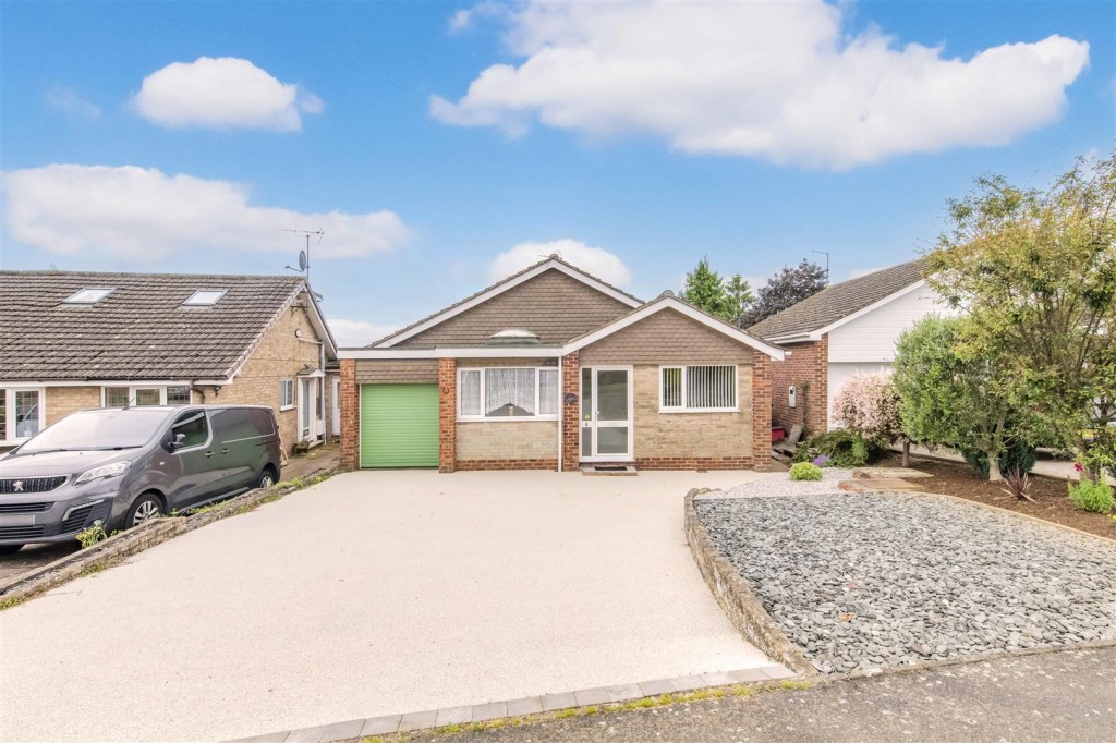 Images for Queensway, Burton Latimer EAID:oscarjamesapi BID:3