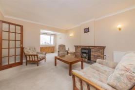 Images for Queensway, Burton Latimer
