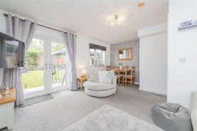 Images for Yaffle Crescent, Desborough