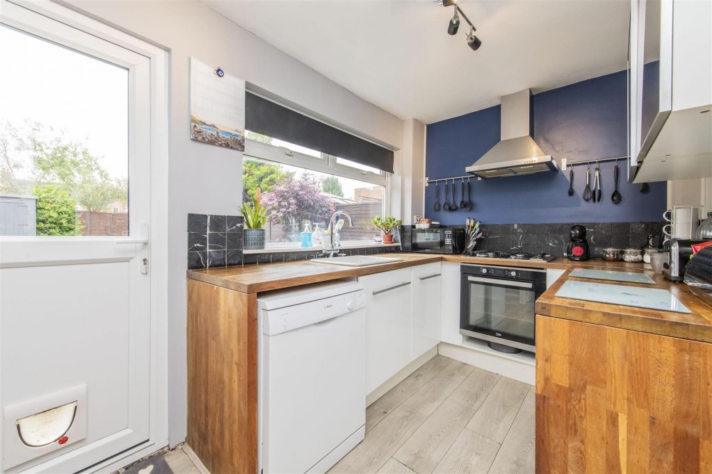 Images for Spencer Street, Burton Latimer EAID:oscarjamesapi BID:3